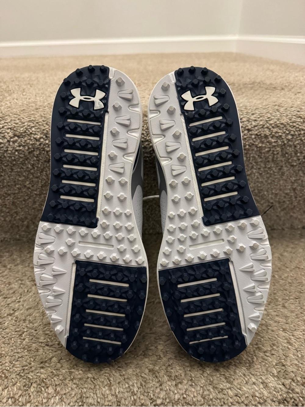 UNDER ARMOUR CHARGED BREATHE SPIKELESS WOMENS GOLF SHOES Size 9 - Picture 3 of 7